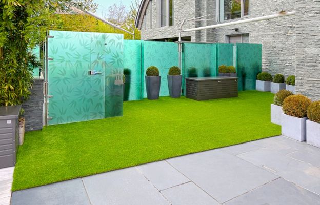 Műfű ragasztása: a műfű lerakása betonra — műfűragasztóval